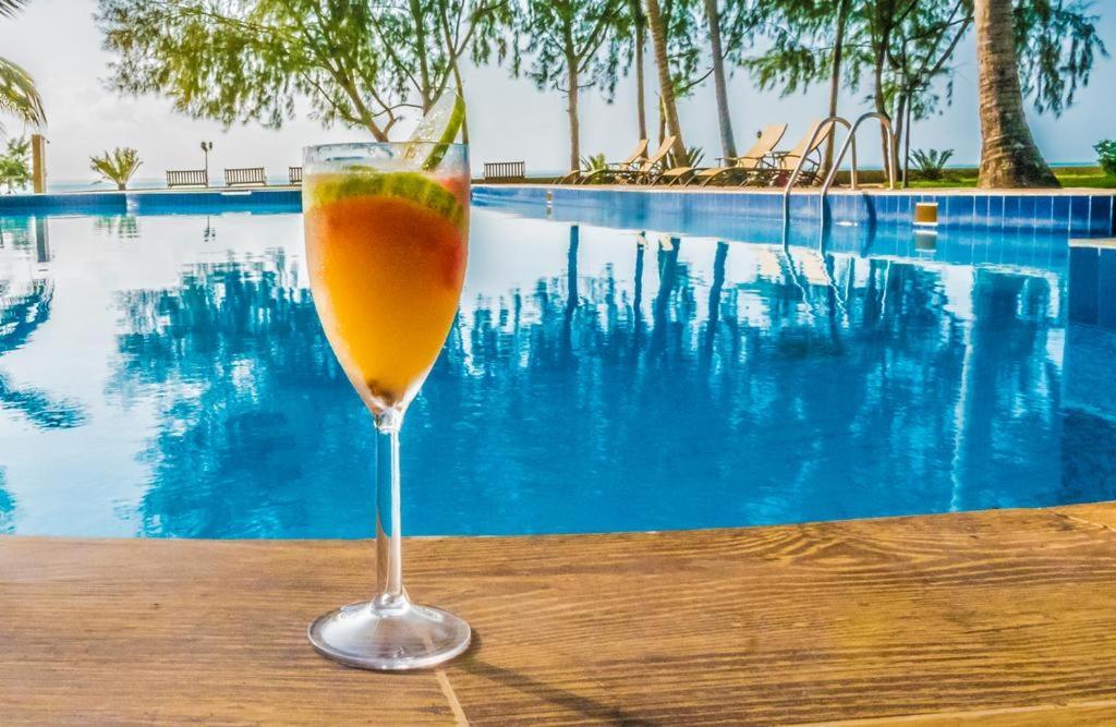 Ahg Maya Bay Resort & Spa Michamvi Extérieur photo