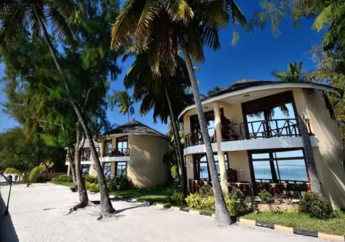 Ahg Maya Bay Resort & Spa Michamvi Extérieur photo